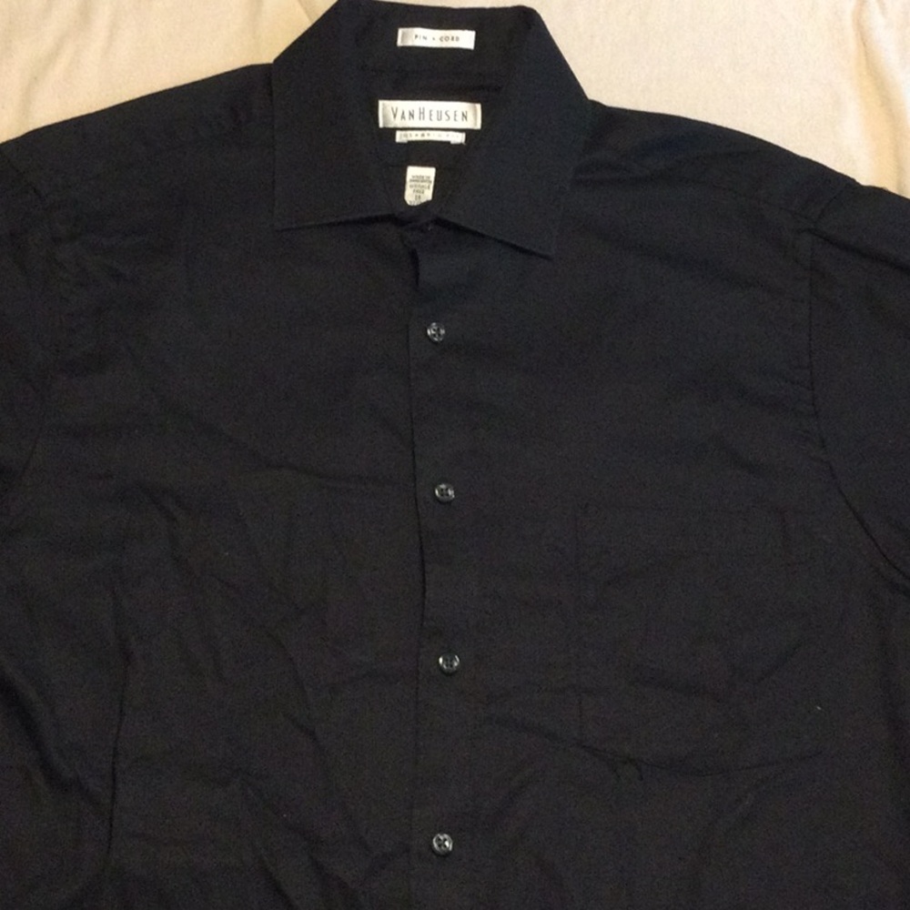 Van Heusen Black Button-Up Shirt 15 32/33